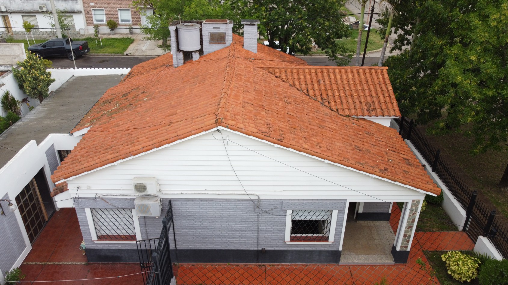 CHALET EN ESQUINA 